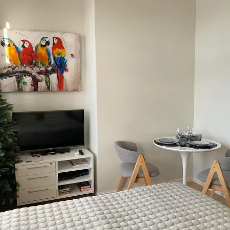 Orange Mere Apartment