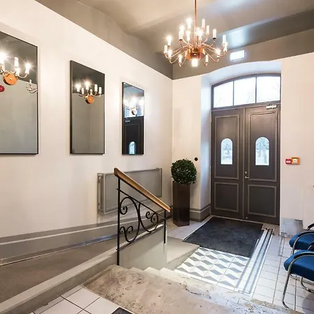 Orange Mere Apartment *