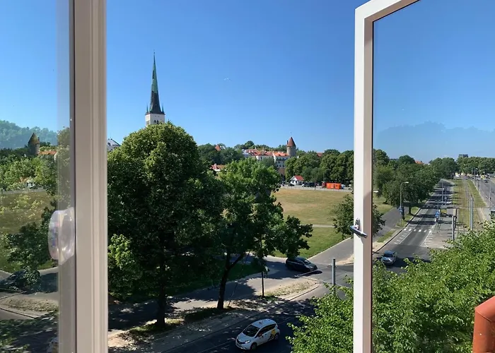 Orange Mere Apartment *